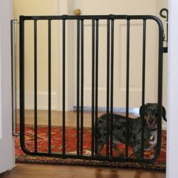 Auto Lock Pet Gate (Color: White)